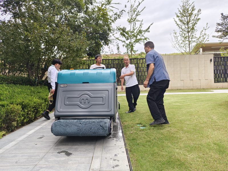 专业洗地设备：清晨雨洗地车成为大型空间清洁的理想伙伴